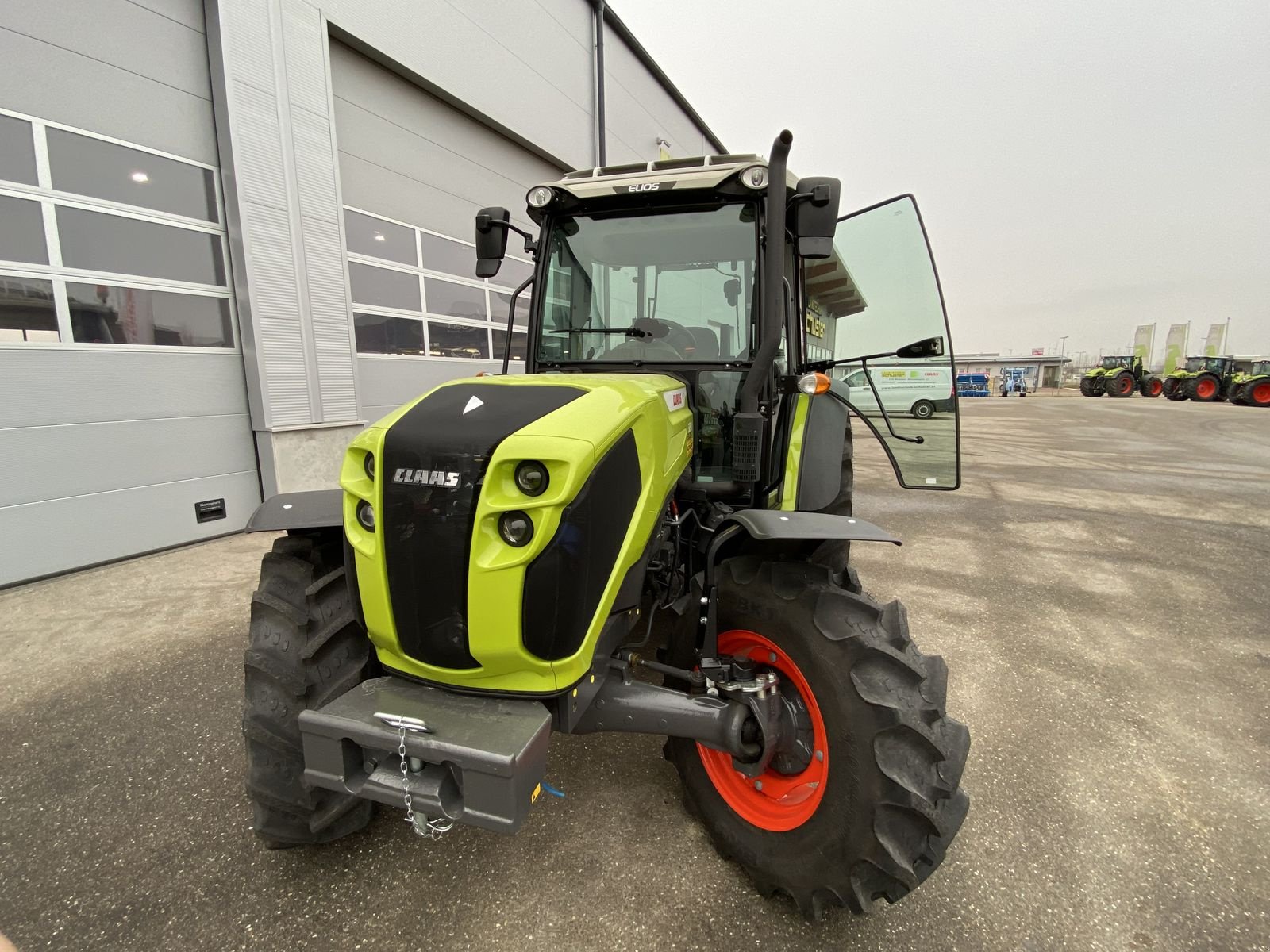 Schmalspurtraktor typu CLAAS Elios 320, Neumaschine v Mistelbach (Obrázek 2)