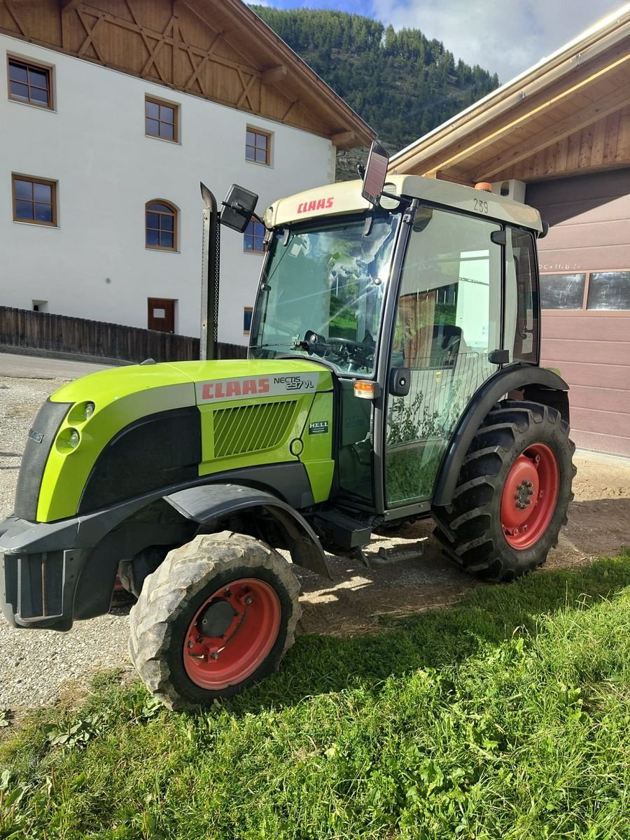 Schmalspurtraktor tipa CLAAS Nectis 237VL, Gebrauchtmaschine u Eppan (BZ) (Slika 2)