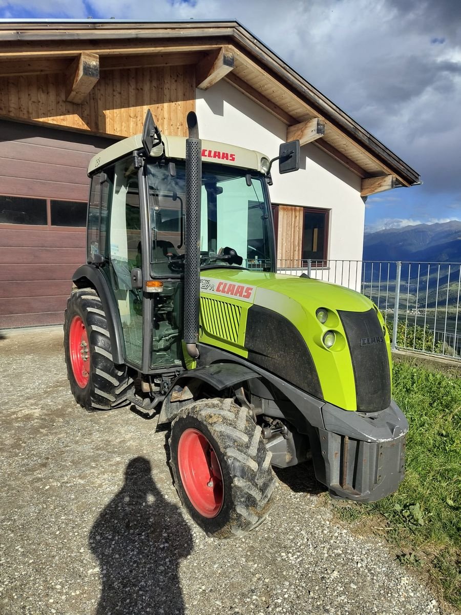 Schmalspurtraktor tipa CLAAS Nectis 237VL, Gebrauchtmaschine u Eppan (BZ) (Slika 1)