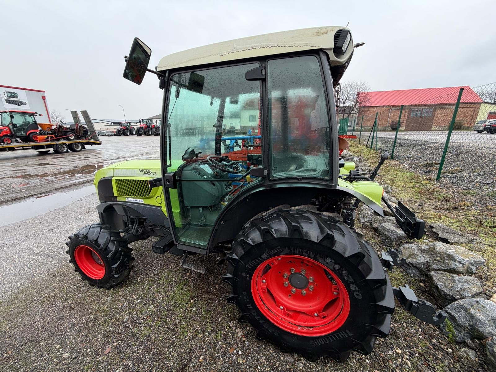Schmalspurtraktor du type CLAAS Nectis 257 VL, Gebrauchtmaschine en Sommerein (Photo 3)