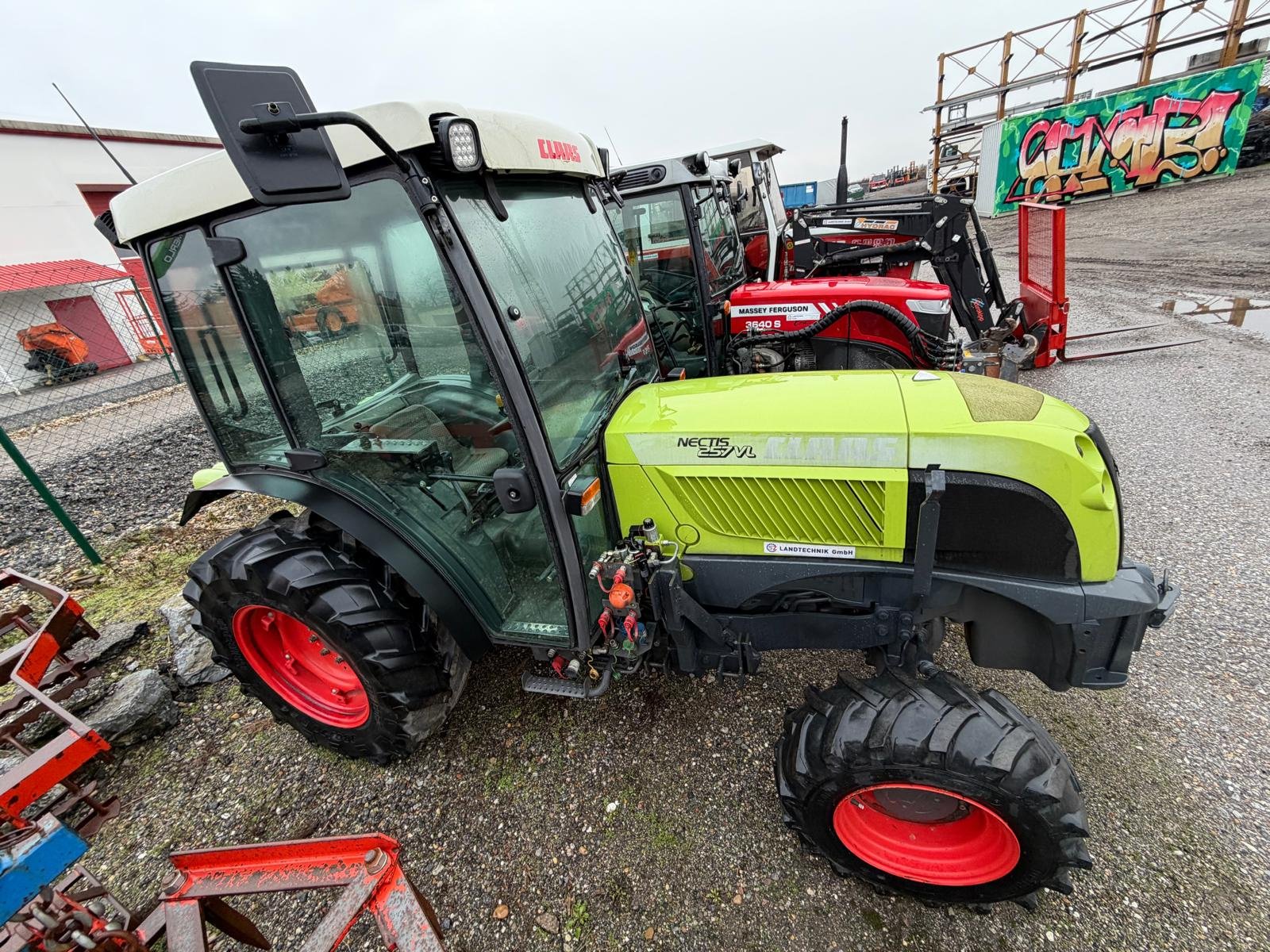 Schmalspurtraktor du type CLAAS Nectis 257 VL, Gebrauchtmaschine en Sommerein (Photo 4)