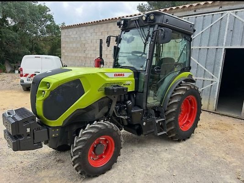 Schmalspurtraktor от тип CLAAS Nexos 220 S, Gebrauchtmaschine в Carcassonne (Снимка 1)
