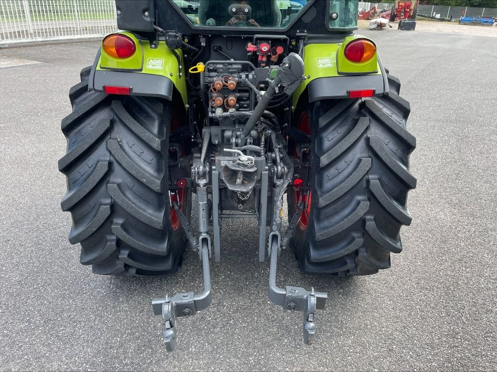 Schmalspurtraktor des Typs CLAAS NEXOS 240 F, Gebrauchtmaschine in Montauban (Bild 8)