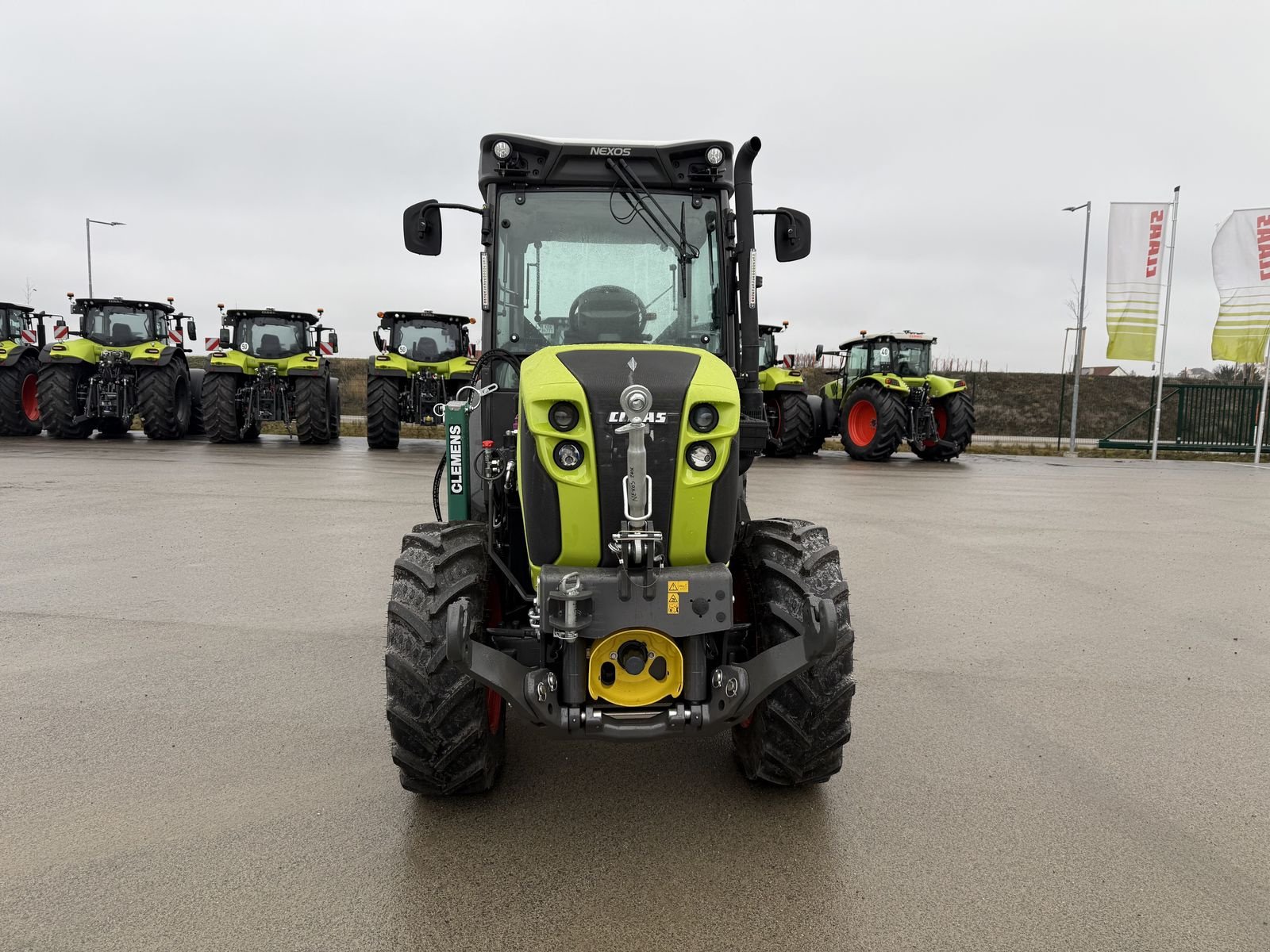 Schmalspurtraktor typu CLAAS Nexos 240 L Comfort, Vorführmaschine v Grund (Obrázek 17)