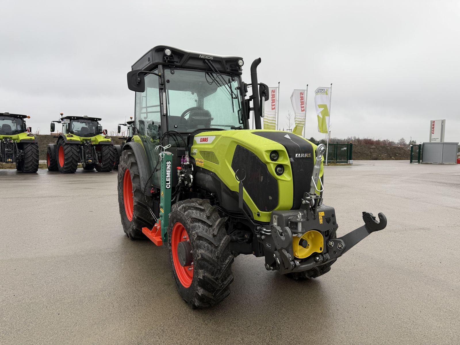 Schmalspurtraktor typu CLAAS Nexos 240 L Comfort, Vorführmaschine v Grund (Obrázek 15)