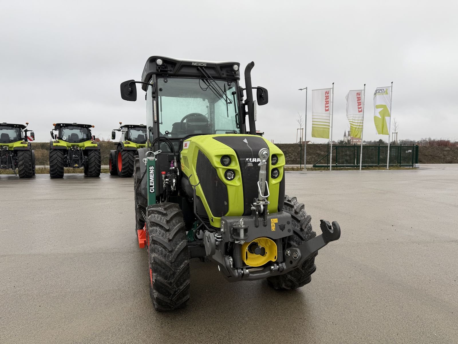 Schmalspurtraktor typu CLAAS Nexos 240 L Comfort, Vorführmaschine v Grund (Obrázek 16)