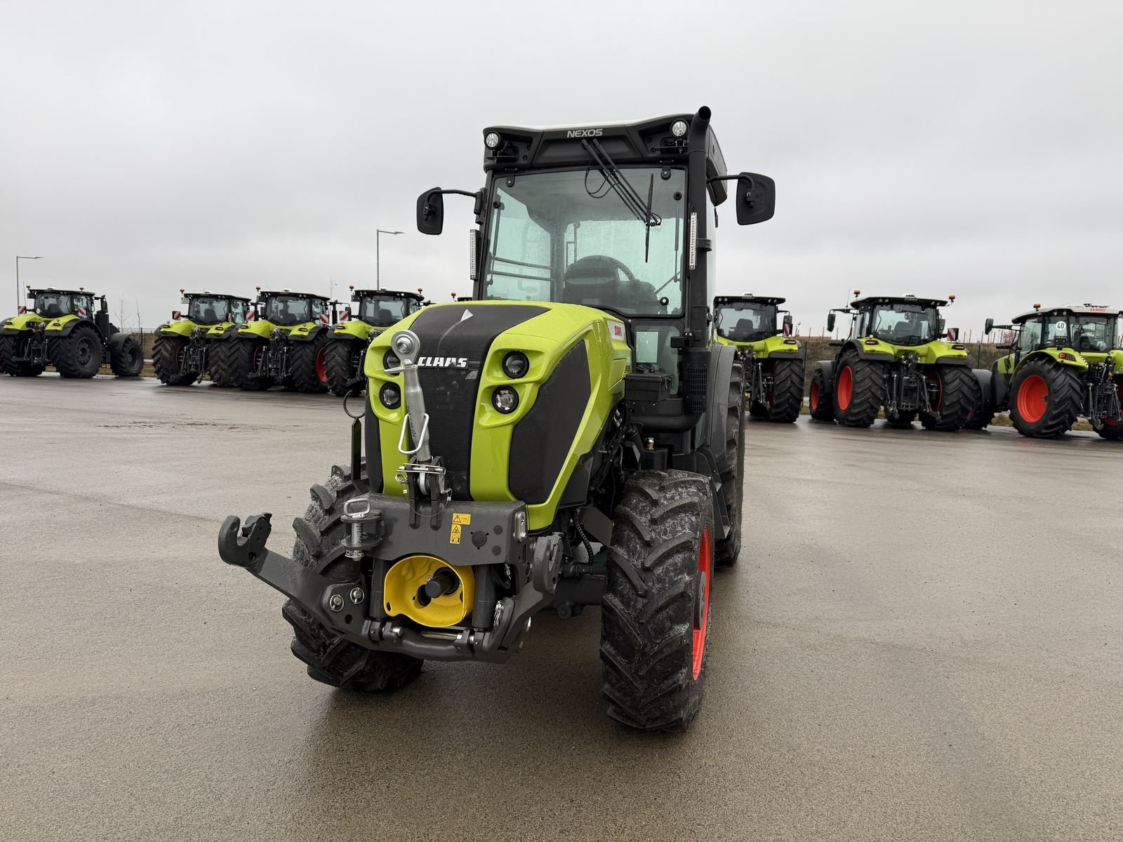 Schmalspurtraktor typu CLAAS Nexos 240 L Comfort, Vorführmaschine v Grund (Obrázek 18)
