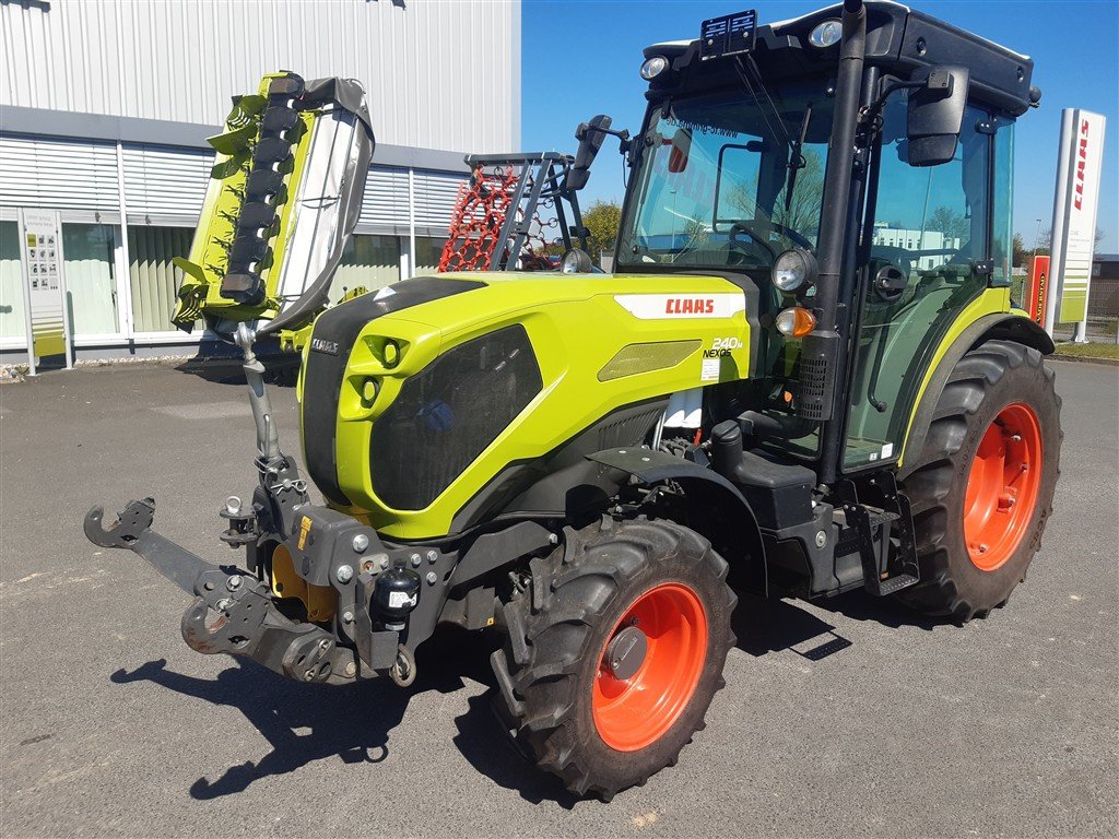 Schmalspurtraktor Türe ait CLAAS Nexos 240 M Advanced, Gebrauchtmaschine içinde Grimma (resim 1)