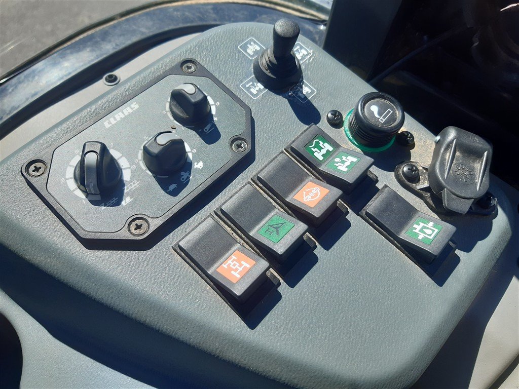Schmalspurtraktor Türe ait CLAAS Nexos 240 M Advanced, Gebrauchtmaschine içinde Grimma (resim 17)