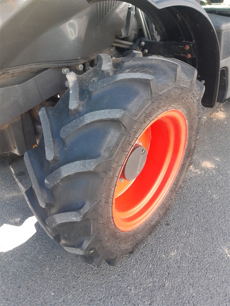 Schmalspurtraktor Türe ait CLAAS Nexos 240 M Advanced, Gebrauchtmaschine içinde Grimma (resim 25)