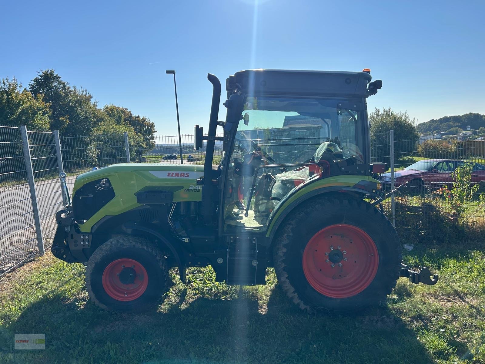 Schmalspurtraktor typu CLAAS Nexos 240 M Advanced, Neumaschine v Osterburken (Obrázek 5)