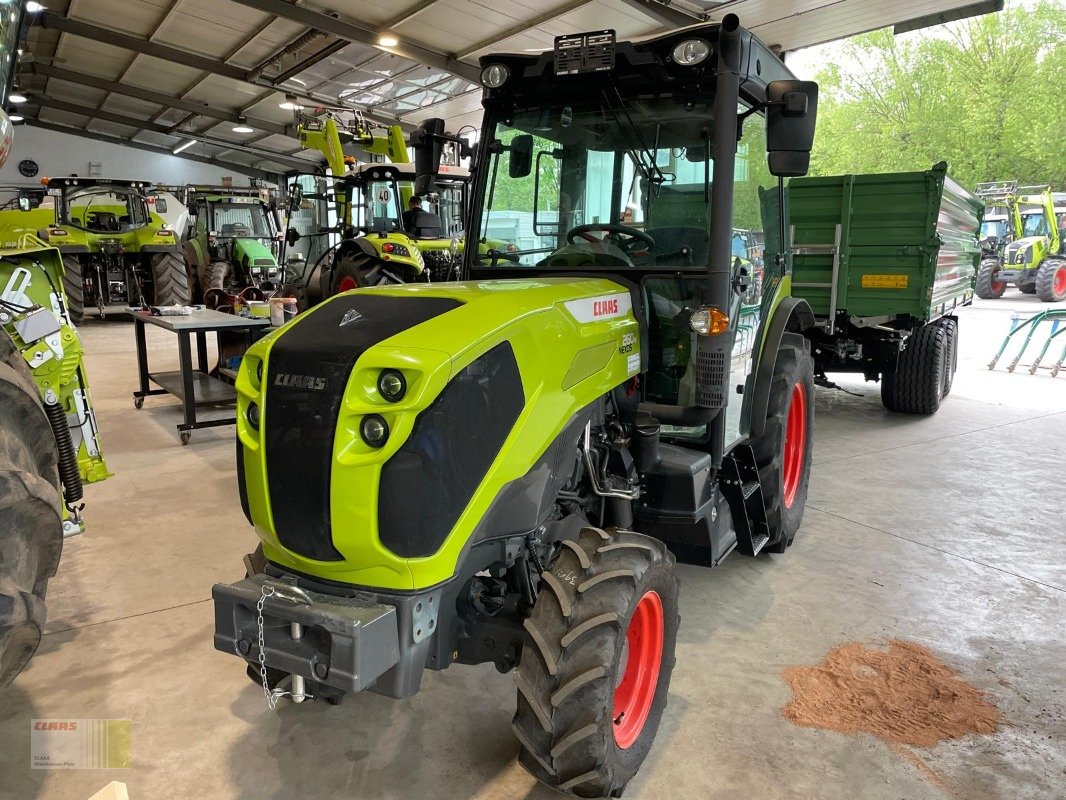 Schmalspurtraktor typu CLAAS NEXOS 260 M Advanced, Gebrauchtmaschine v Reinheim (Obrázok 1)