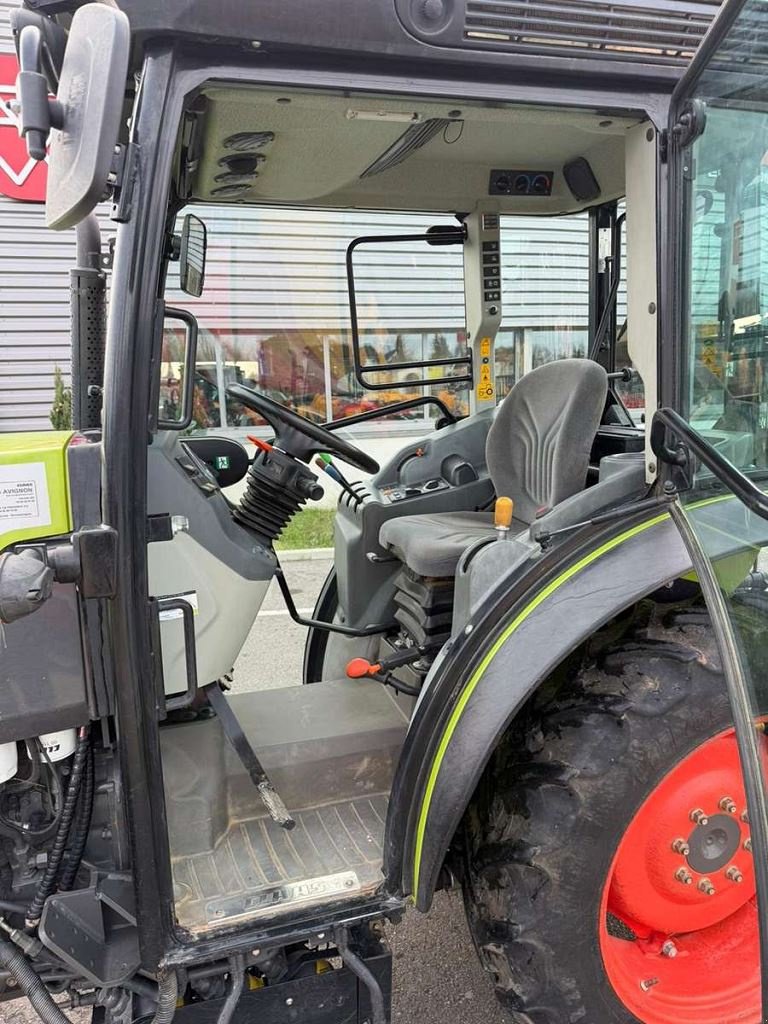 Schmalspurtraktor типа CLAAS NEXOS220VE, Gebrauchtmaschine в NOVES (Фотография 7)