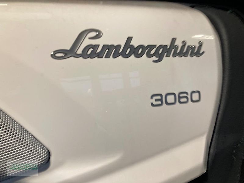 Schmalspurtraktor des Typs Deutz-Fahr 3060 Lamborghini Edition, Neumaschine in Schlettau (Bild 2)