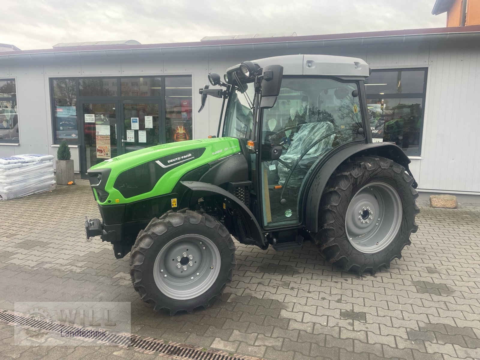 Schmalspurtraktor des Typs Deutz-Fahr 5080 DF Ecoline, Neumaschine in Rudendorf (Bild 2)