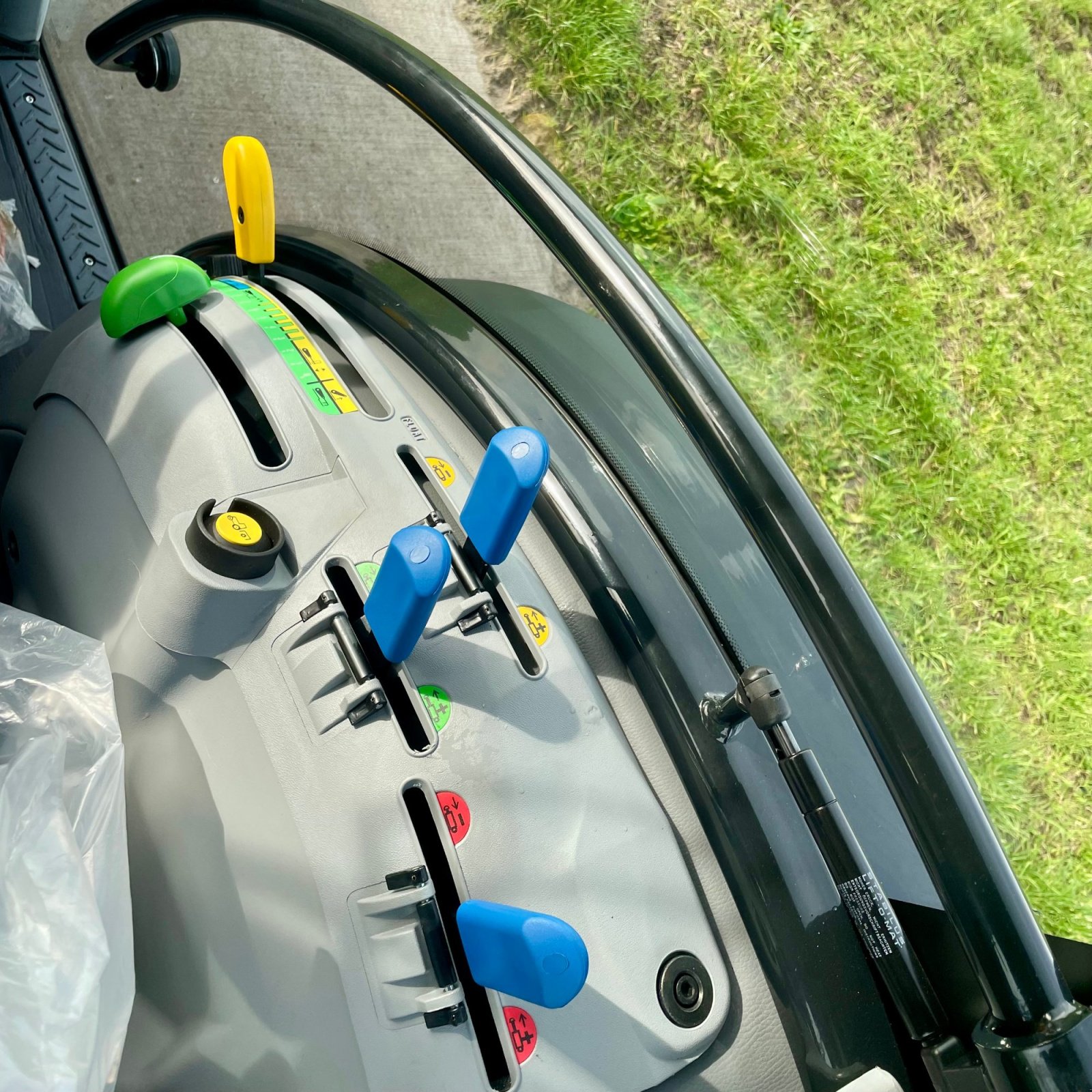 Schmalspurtraktor от тип Deutz-Fahr 5080 DF Ecoline, Neumaschine в BALKBRUG (Снимка 19)