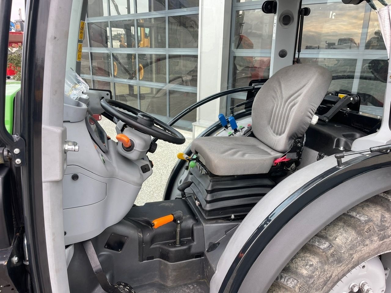 Schmalspurtraktor del tipo Deutz-Fahr 5080 DV Ecoline, Gebrauchtmaschine In Holten (Immagine 5)