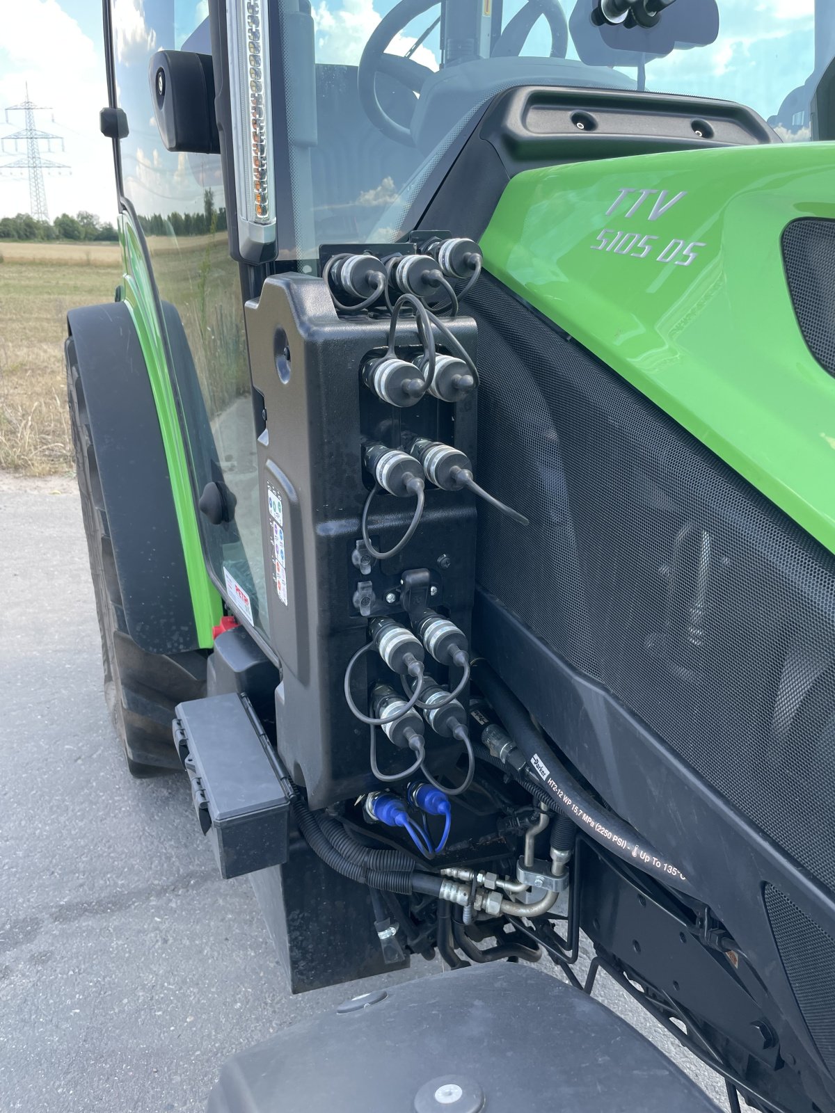 Schmalspurtraktor typu Deutz-Fahr 5105 DS TTV, Gebrauchtmaschine v Dannstadt-Schauernheim (Obrázek 3)