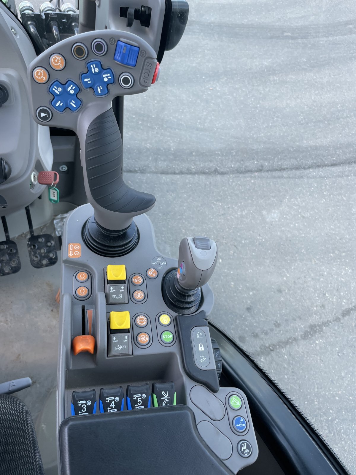 Schmalspurtraktor typu Deutz-Fahr 5105 DS TTV, Gebrauchtmaschine v Dannstadt-Schauernheim (Obrázek 5)