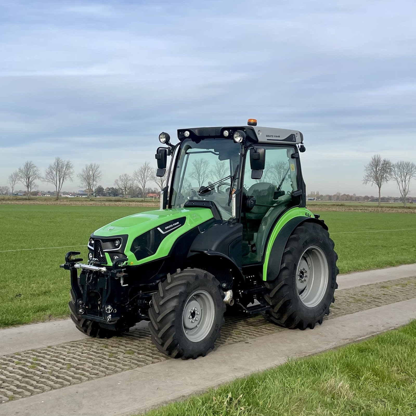 Schmalspurtraktor типа Deutz-Fahr 5115 DF TTV, Gebrauchtmaschine в BALKBRUG (Фотография 1)