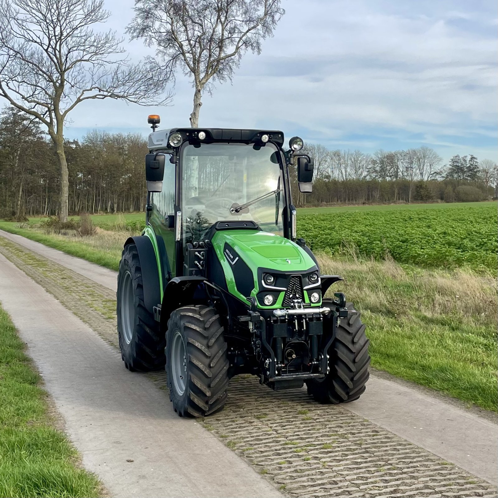 Schmalspurtraktor типа Deutz-Fahr 5115 DF TTV, Gebrauchtmaschine в BALKBRUG (Фотография 3)