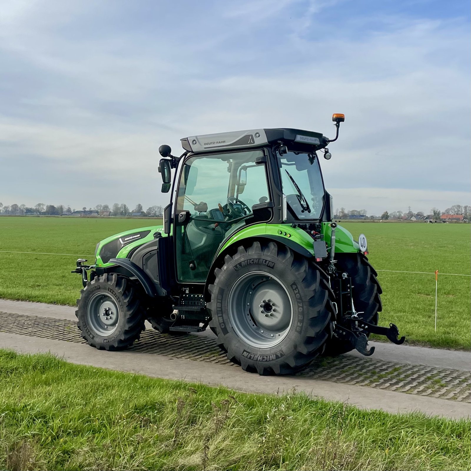 Schmalspurtraktor типа Deutz-Fahr 5115 DF TTV, Gebrauchtmaschine в BALKBRUG (Фотография 5)