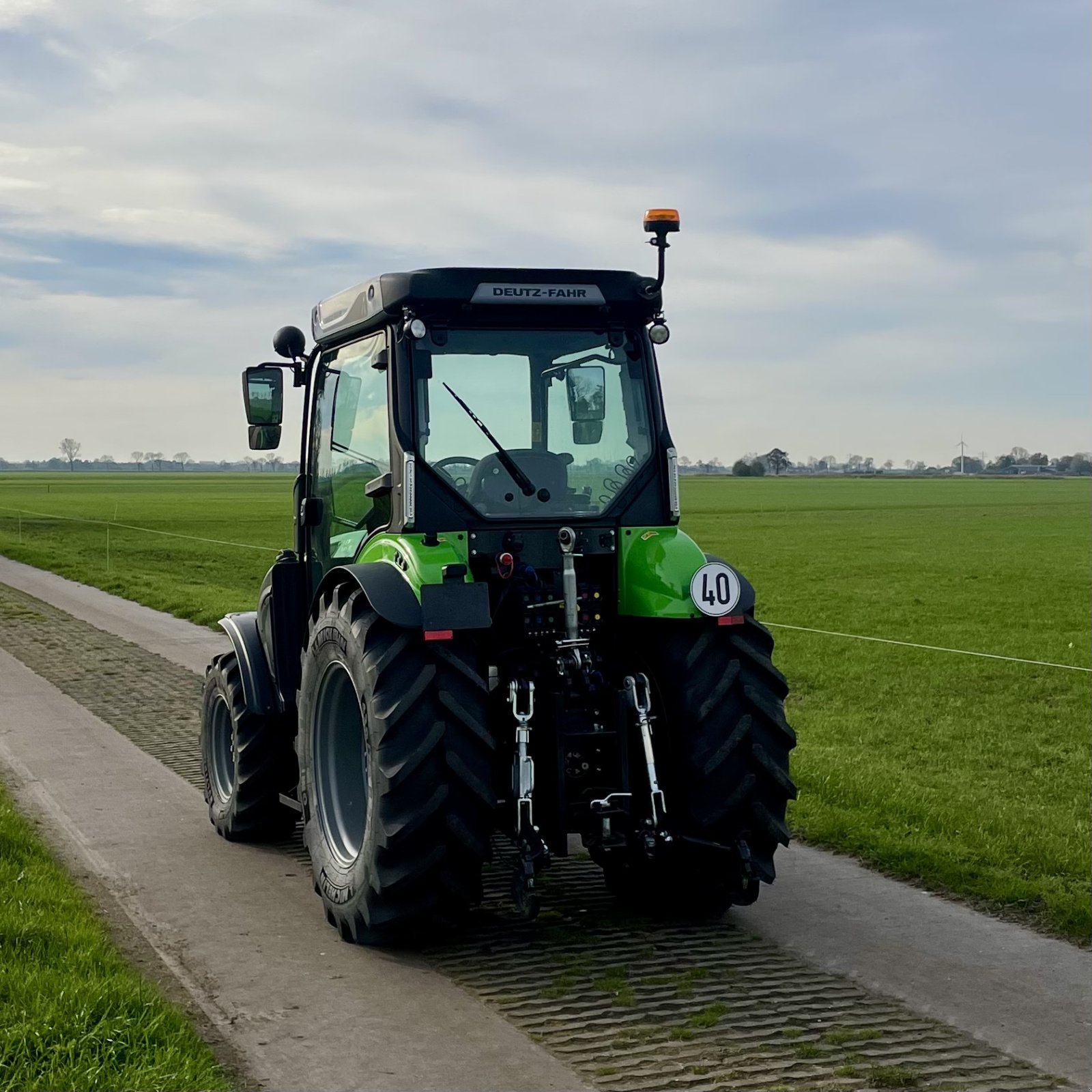 Schmalspurtraktor типа Deutz-Fahr 5115 DF TTV, Gebrauchtmaschine в BALKBRUG (Фотография 8)