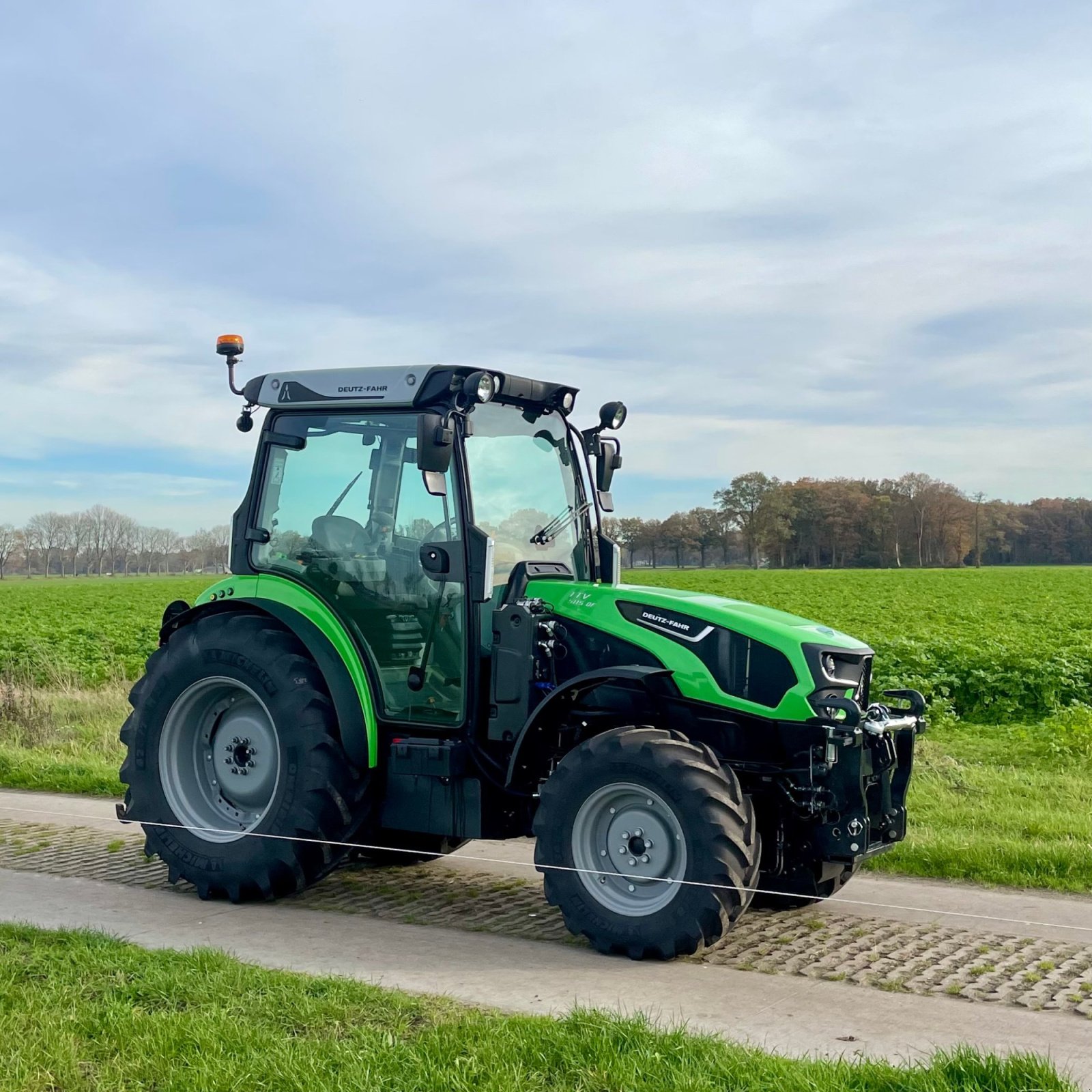 Schmalspurtraktor типа Deutz-Fahr 5115 DF TTV, Gebrauchtmaschine в BALKBRUG (Фотография 9)