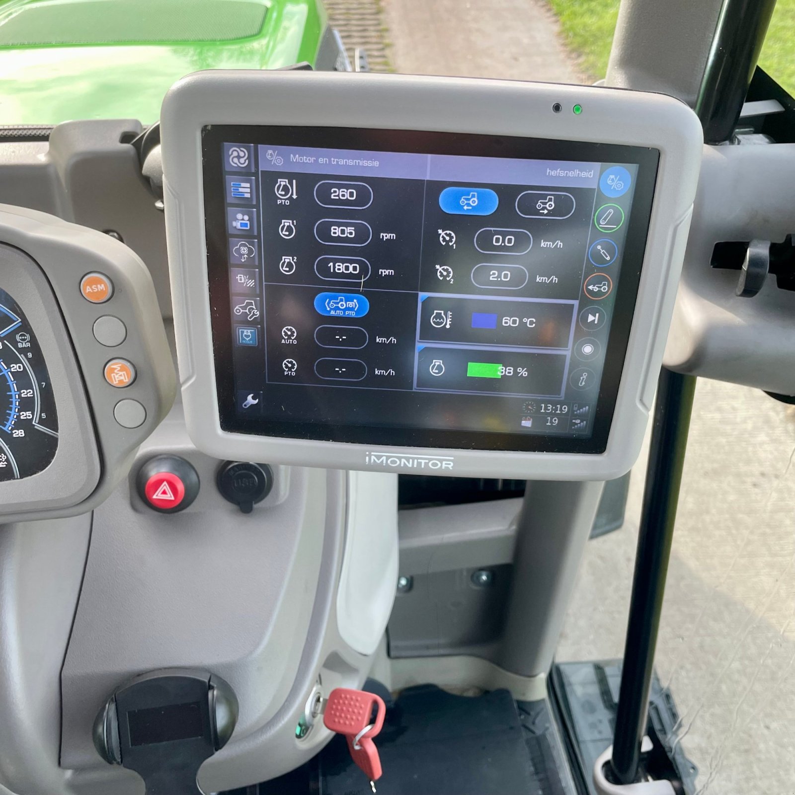 Schmalspurtraktor типа Deutz-Fahr 5115 DF TTV, Gebrauchtmaschine в BALKBRUG (Фотография 24)