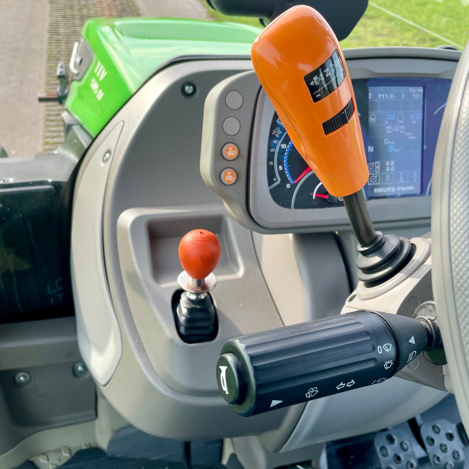 Schmalspurtraktor типа Deutz-Fahr 5115 DF TTV, Gebrauchtmaschine в BALKBRUG (Фотография 25)