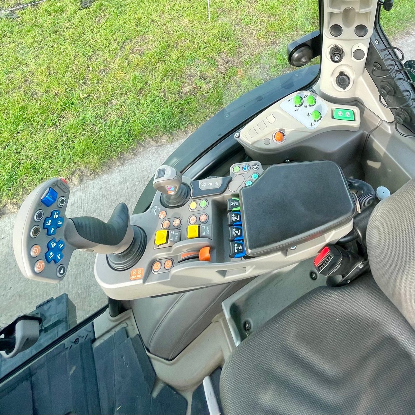 Schmalspurtraktor типа Deutz-Fahr 5115 DF TTV, Gebrauchtmaschine в BALKBRUG (Фотография 30)