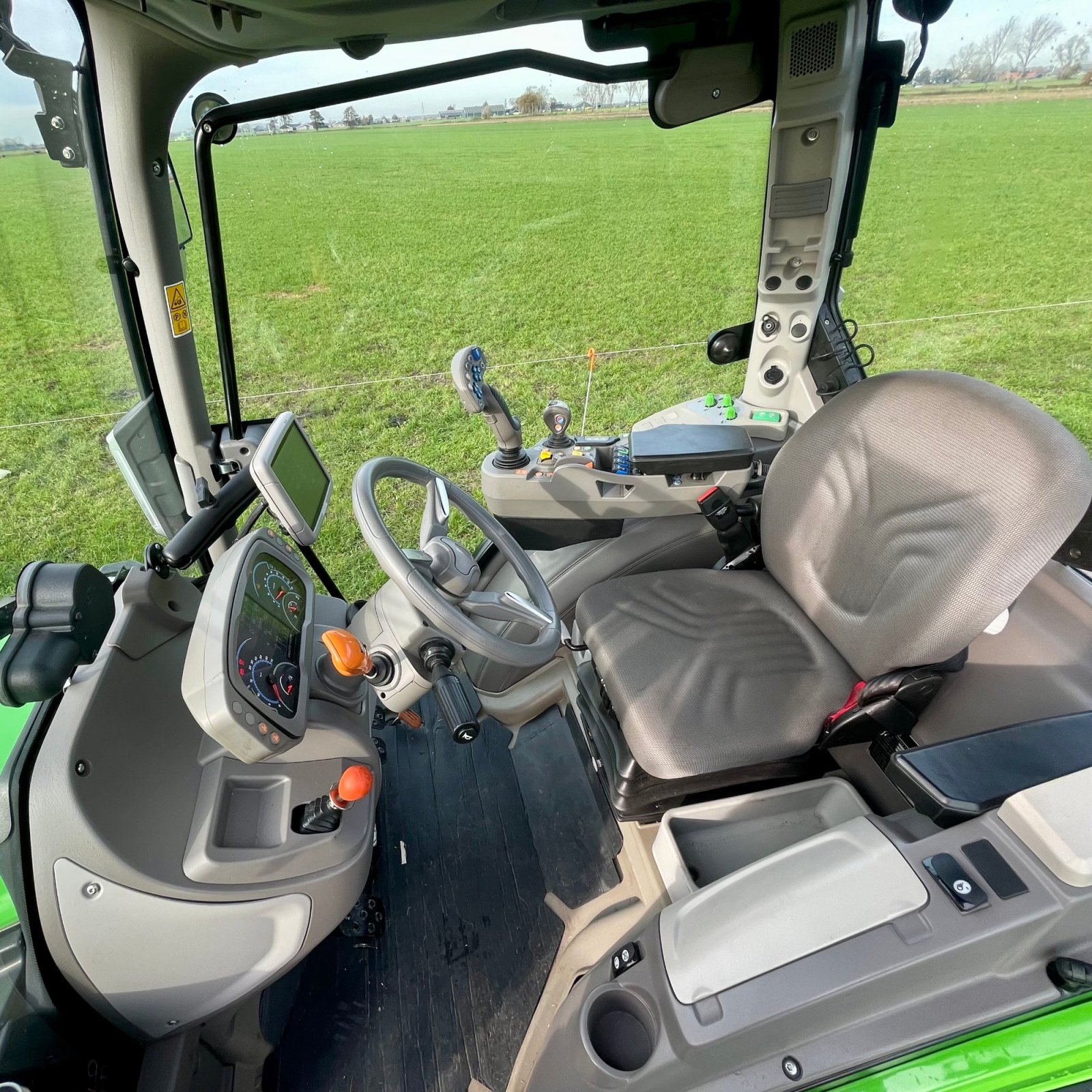 Schmalspurtraktor типа Deutz-Fahr 5115 DF TTV, Gebrauchtmaschine в BALKBRUG (Фотография 31)