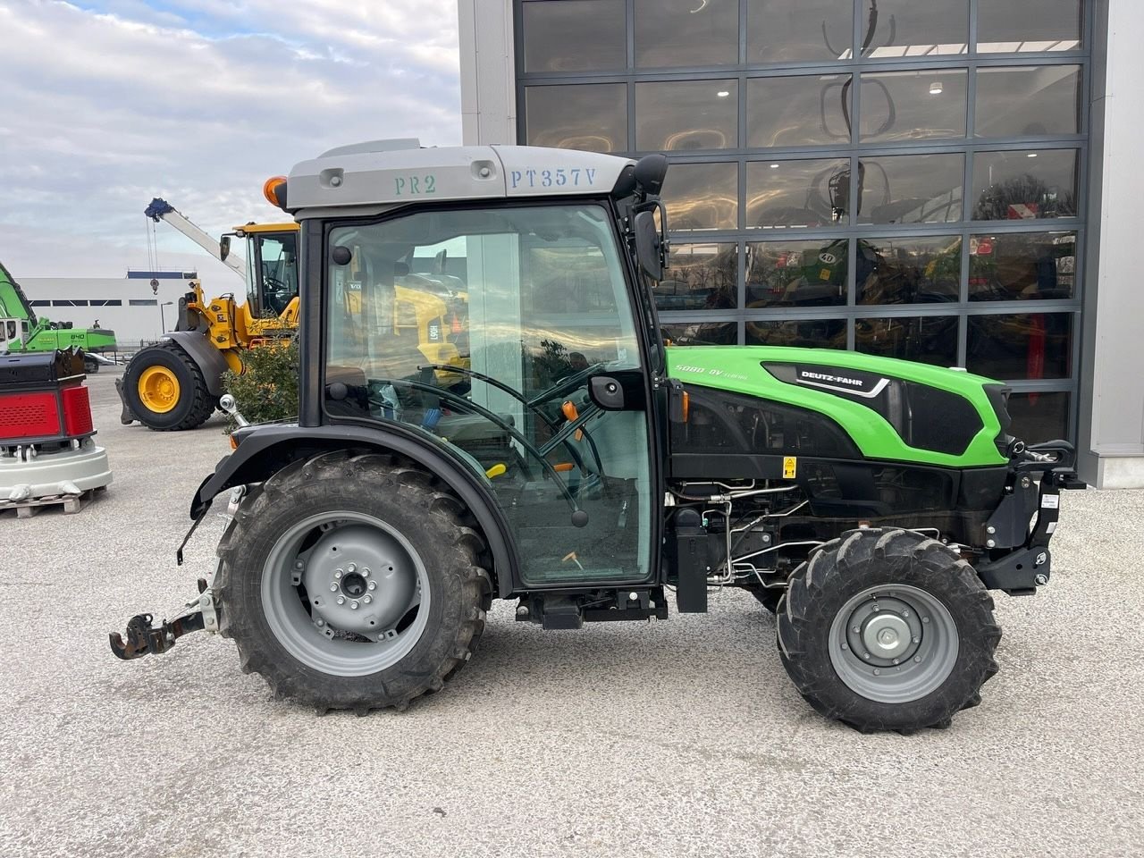 Schmalspurtraktor des Typs Deutz-Fahr 580DV Ecoline, Gebrauchtmaschine in Holten (Bild 3)