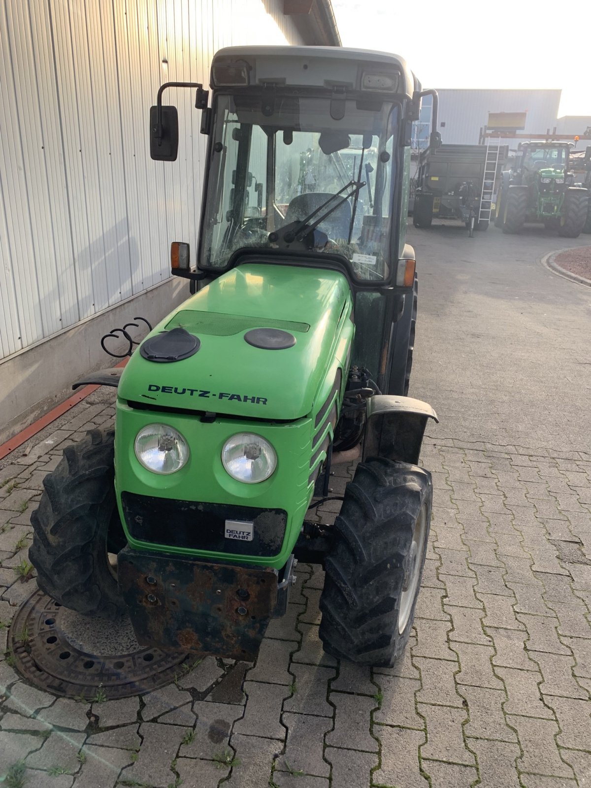Schmalspurtraktor des Typs Deutz-Fahr Agroplus F 90, Gebrauchtmaschine in Bad Sobernheim (Bild 2)
