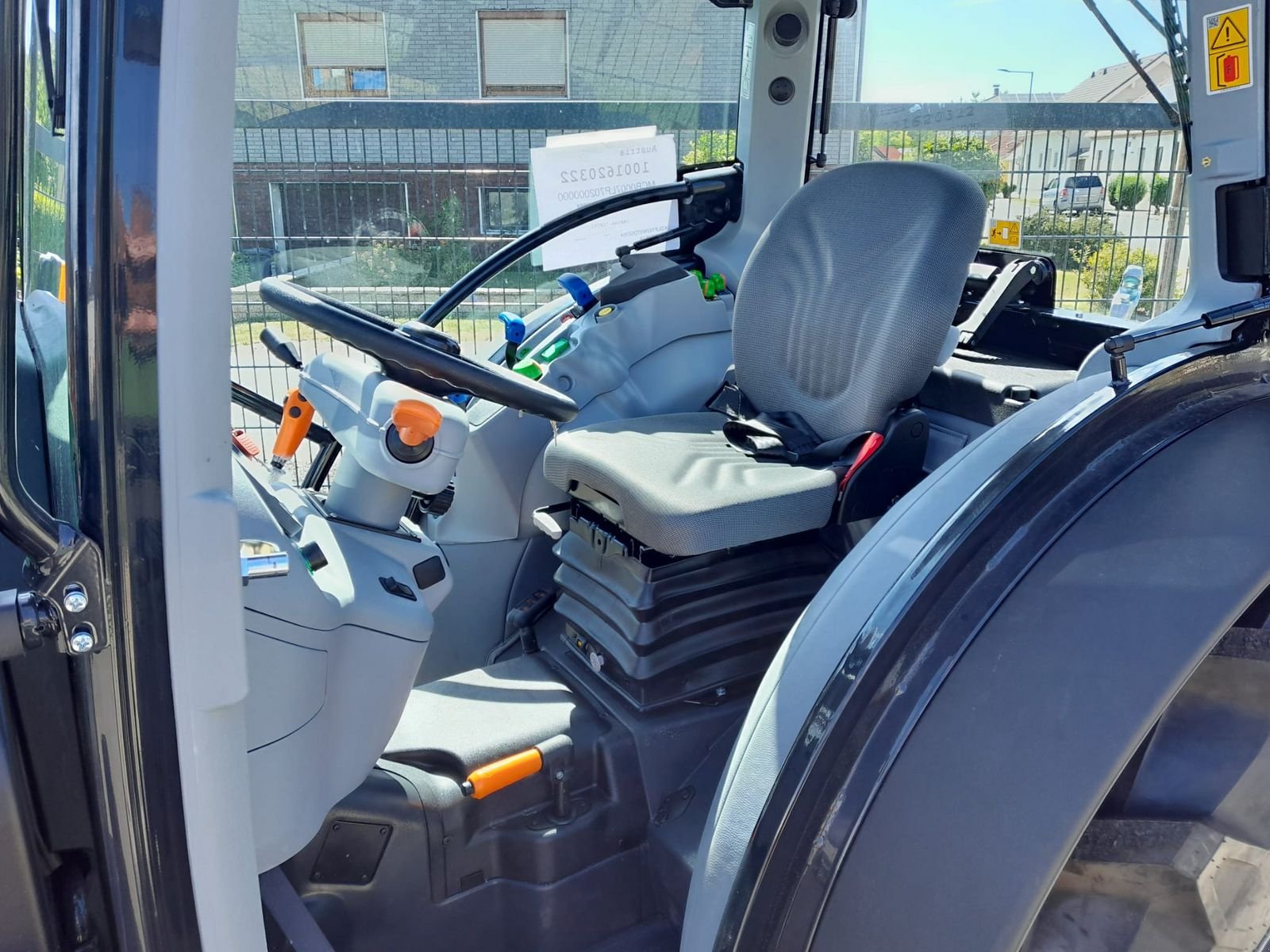 Schmalspurtraktor a típus Deutz 5080 DF Ecoline GS, Neumaschine ekkor: Kottingneusiedl (Kép 5)