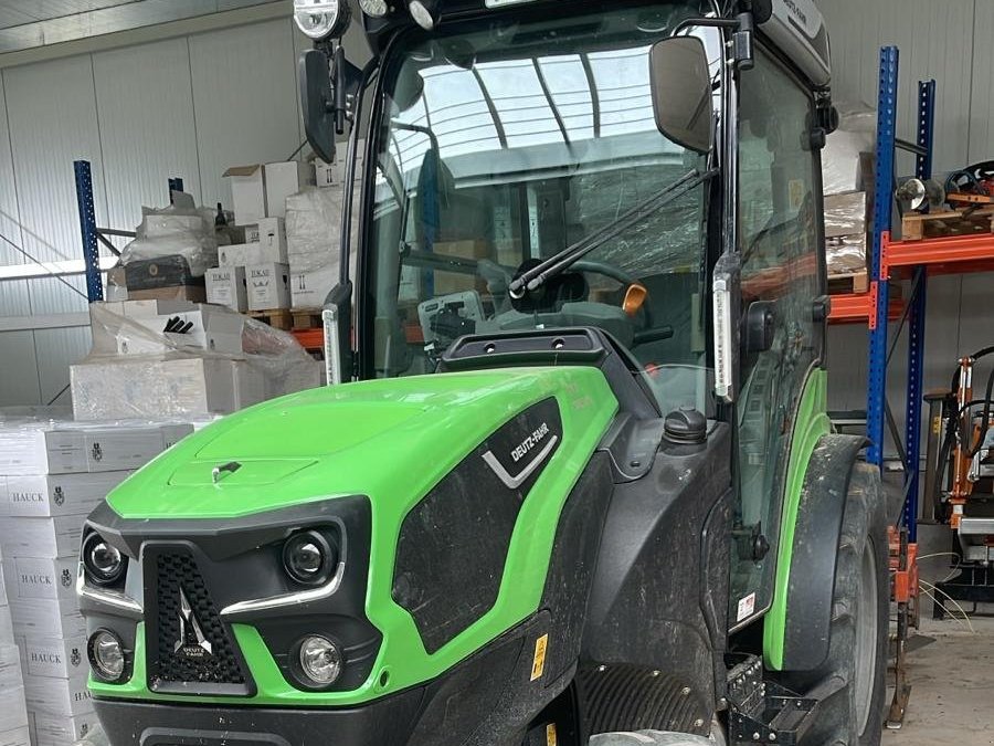 Schmalspurtraktor des Typs Deutz 5105 DS TTV, Gebrauchtmaschine in Dannstadt-Schauernheim (Bild 3)