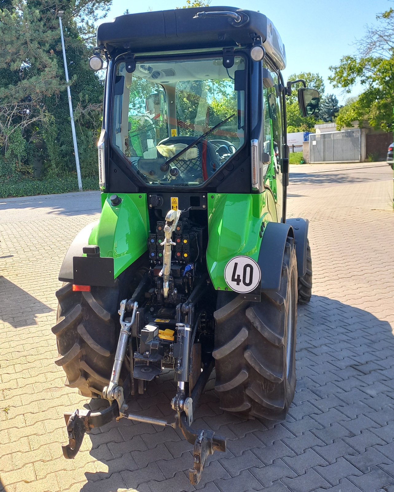 Schmalspurtraktor des Typs Deutz 5105 DS TTV, Gebrauchtmaschine in Dannstadt-Schauernheim (Bild 3)