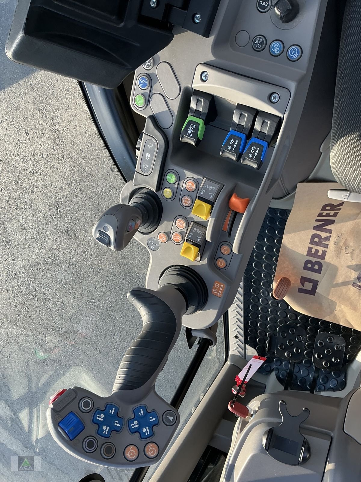 Schmalspurtraktor des Typs Deutz 5105 TTV, Gebrauchtmaschine in Markt Hartmannsdorf (Bild 2)