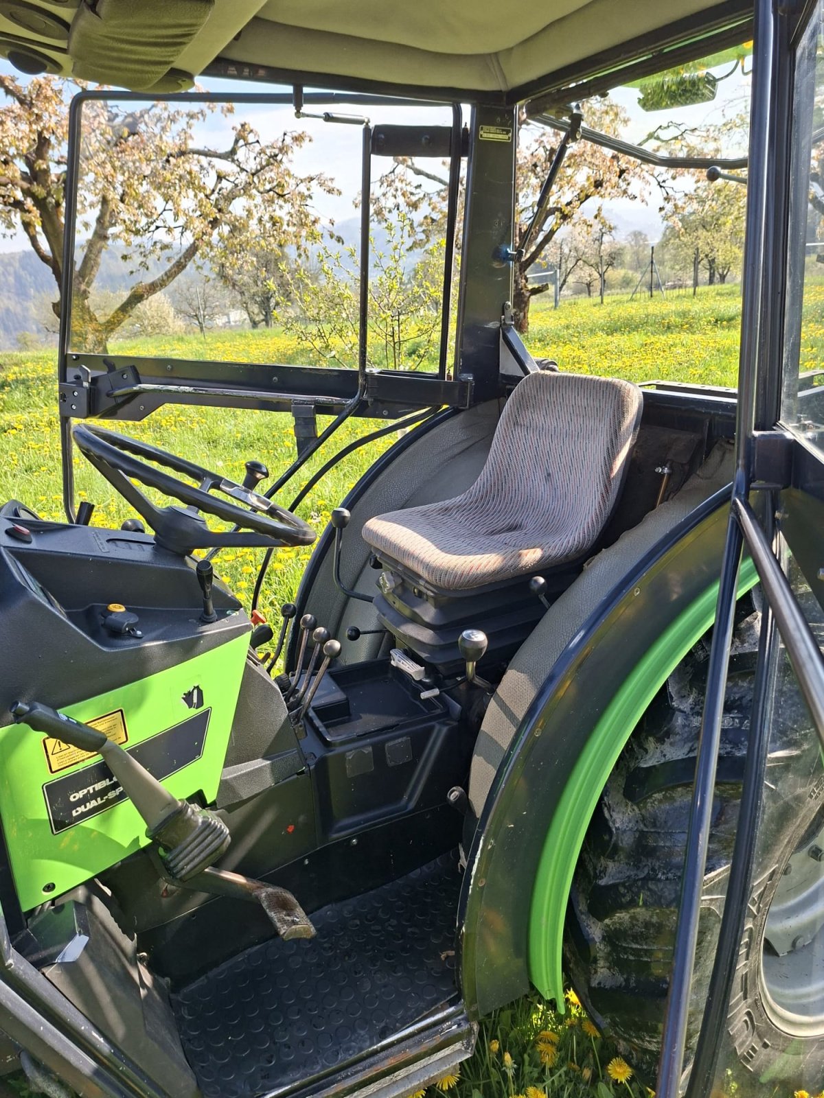 Schmalspurtraktor типа Deutz DX 3.30 V, Gebrauchtmaschine в Maulburg (Фотография 2)