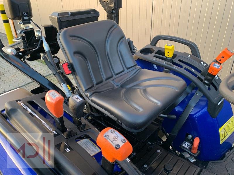 Schmalspurtraktor del tipo Farmtrac MD Farmtrac  22  Kleintraktor mit Rasenbereifung, Neumaschine In Zeven (Immagine 8)