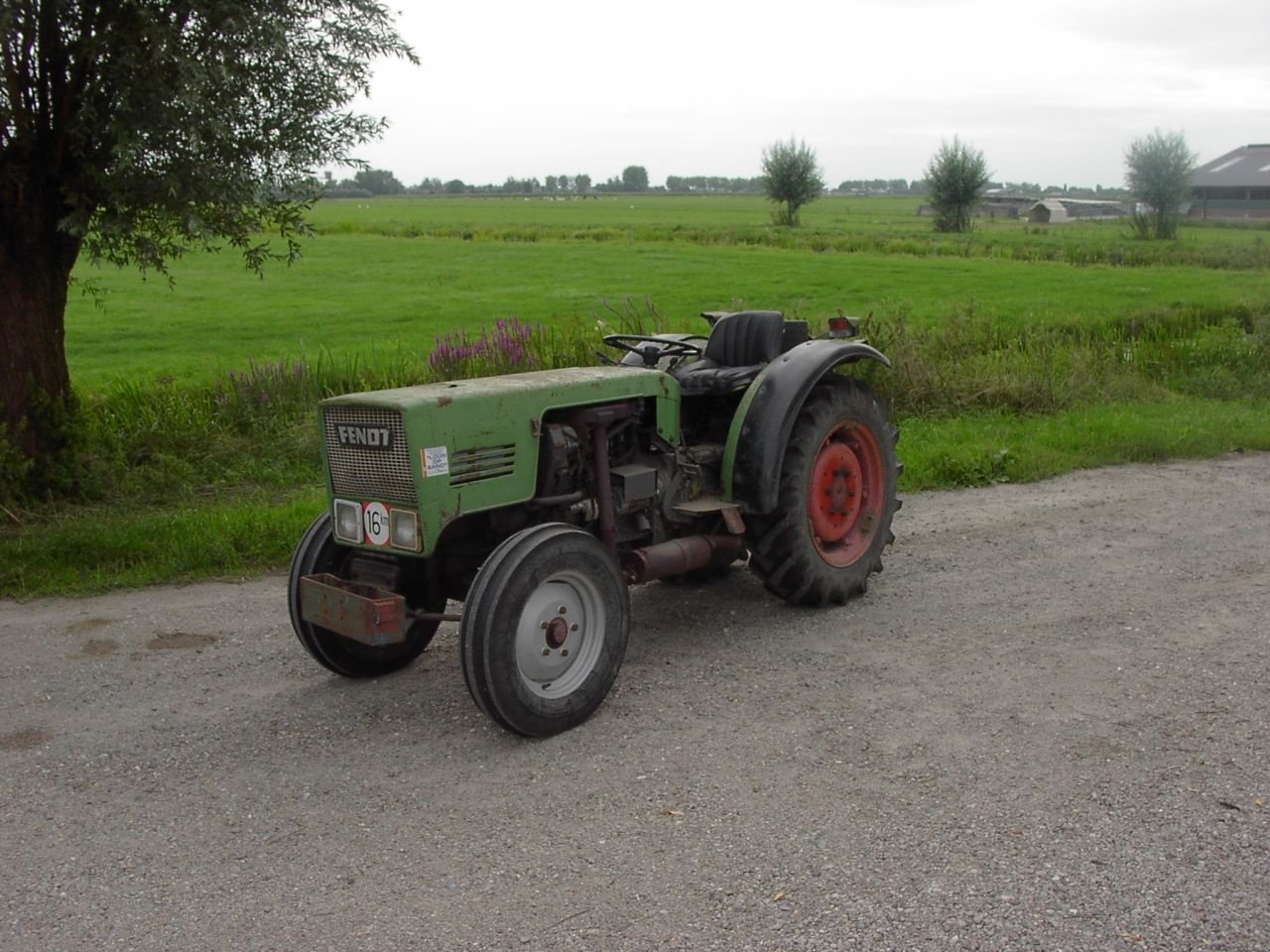 Schmalspurtraktor des Typs Fendt 203 V, Gebrauchtmaschine in Leerdam (Bild 1)