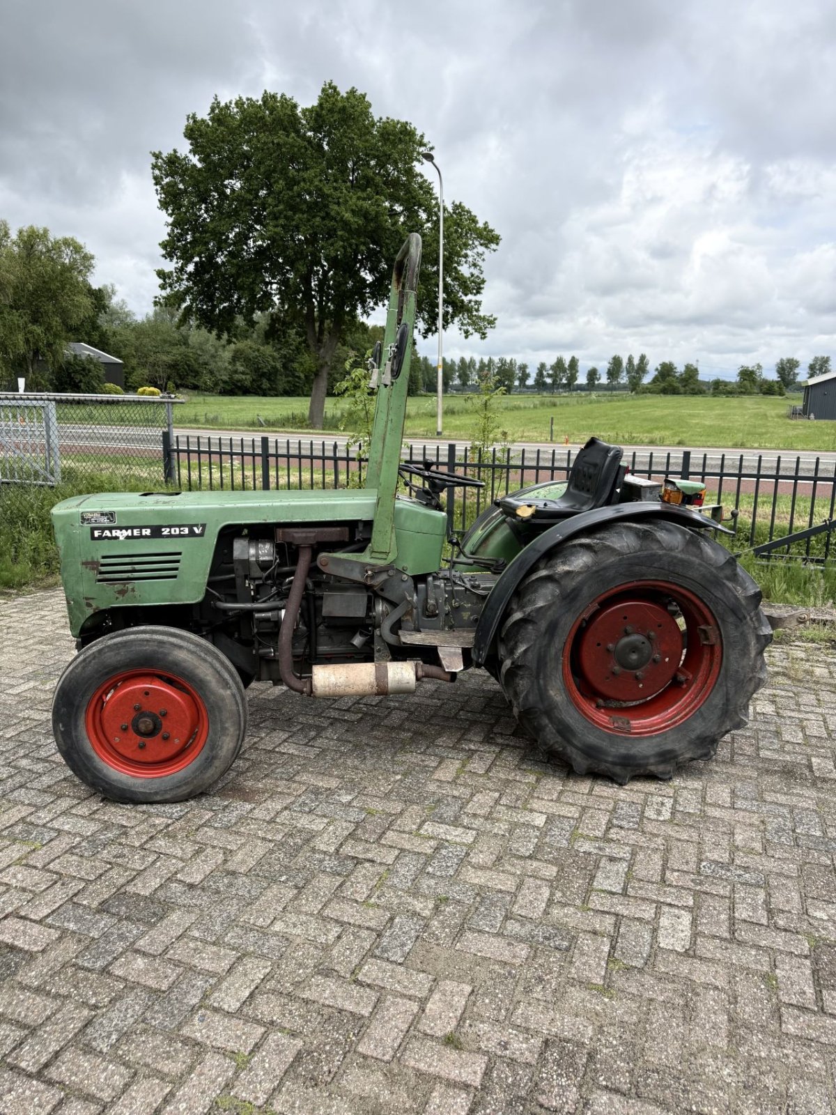 Schmalspurtraktor Türe ait Fendt 203v, Gebrauchtmaschine içinde balgoy (resim 1)