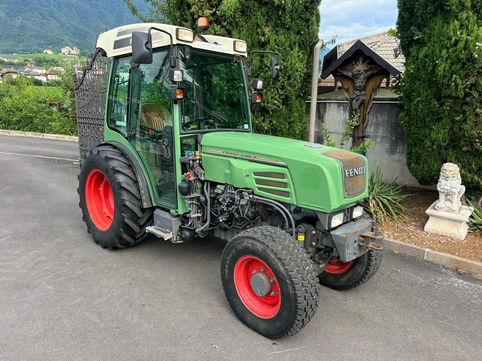 Schmalspurtraktor des Typs Fendt 208 V/A - GB183, Gebrauchtmaschine in Eppan (BZ) (Bild 1)