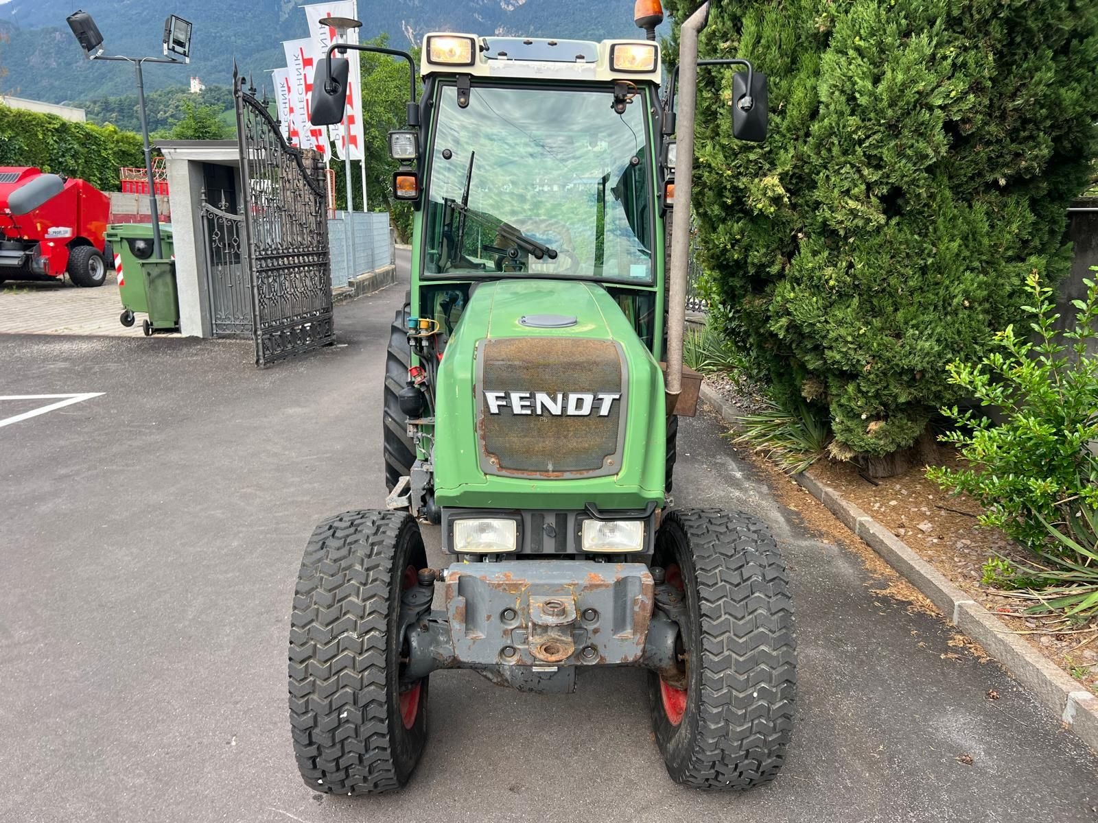 Schmalspurtraktor des Typs Fendt 208 V/A - GB183, Gebrauchtmaschine in Eppan (BZ) (Bild 2)