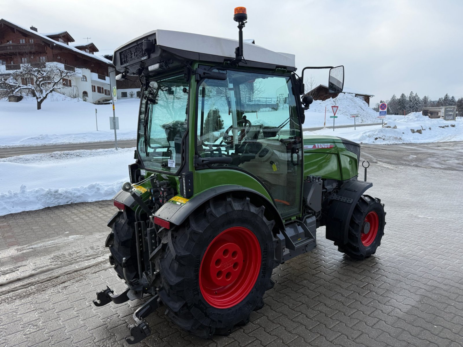 Schmalspurtraktor от тип Fendt 209 V Vario +Neu+  Unfallfahrzeug, Neumaschine в Neureichenau (Снимка 5)