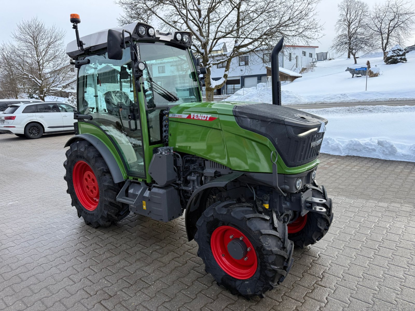 Schmalspurtraktor от тип Fendt 209 V Vario +Neu+  Unfallfahrzeug, Neumaschine в Neureichenau (Снимка 8)
