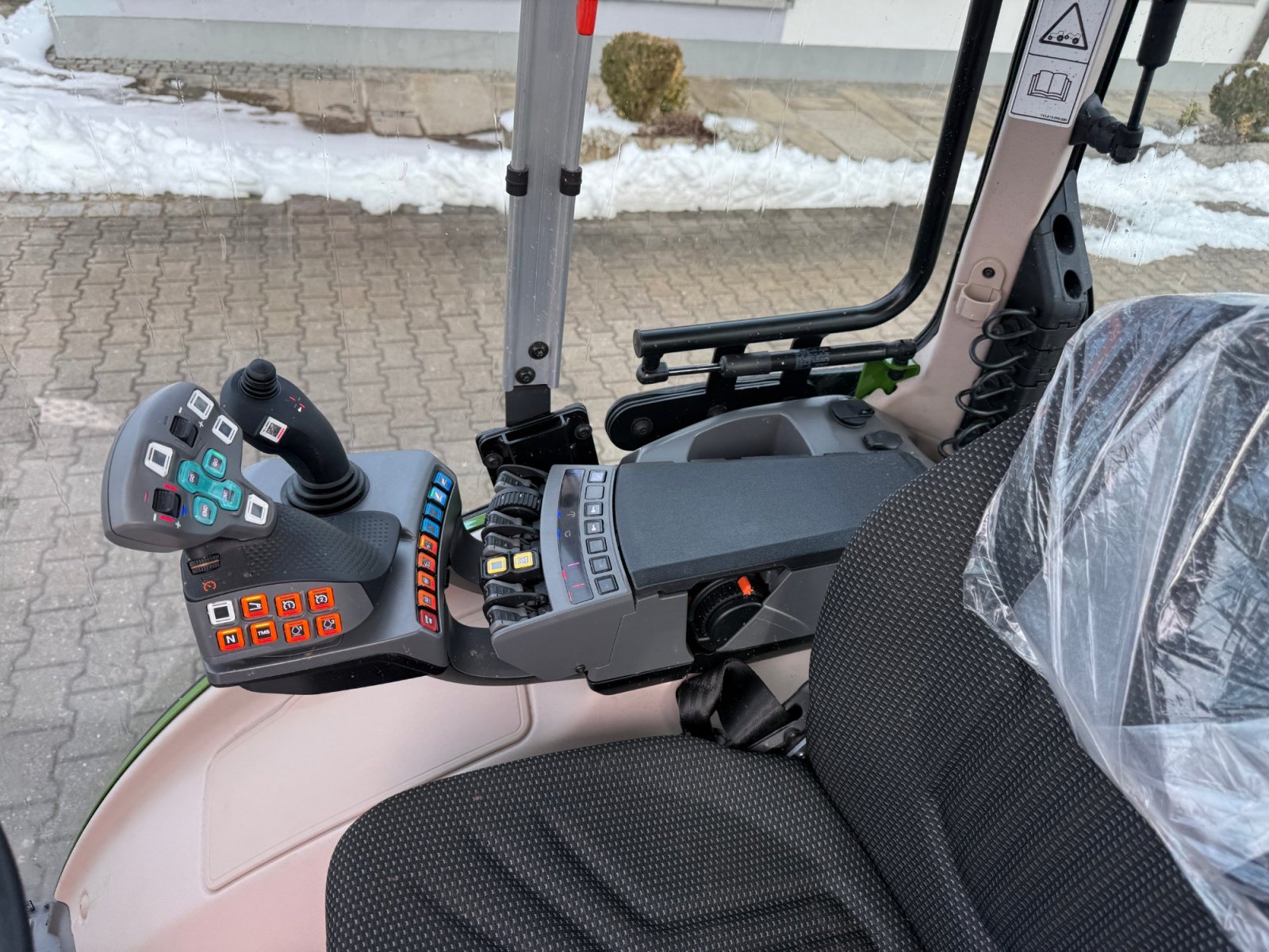 Schmalspurtraktor от тип Fendt 209 V Vario +Neu+  Unfallfahrzeug, Neumaschine в Neureichenau (Снимка 17)
