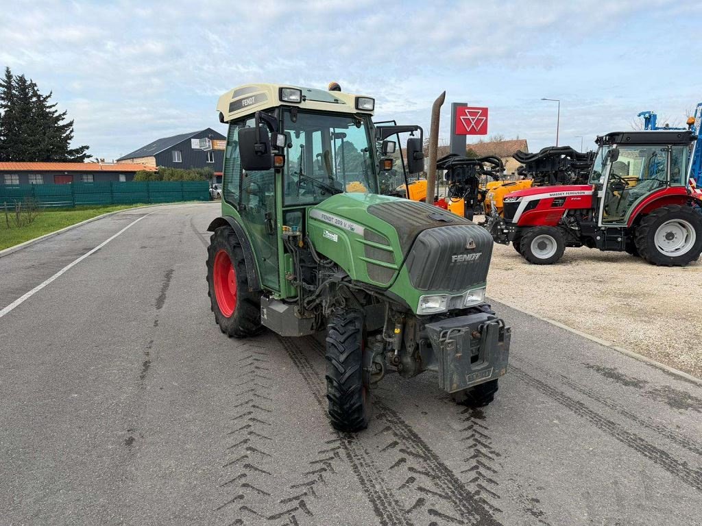 Schmalspurtraktor du type Fendt 209V, Gebrauchtmaschine en NOVES (Photo 2)
