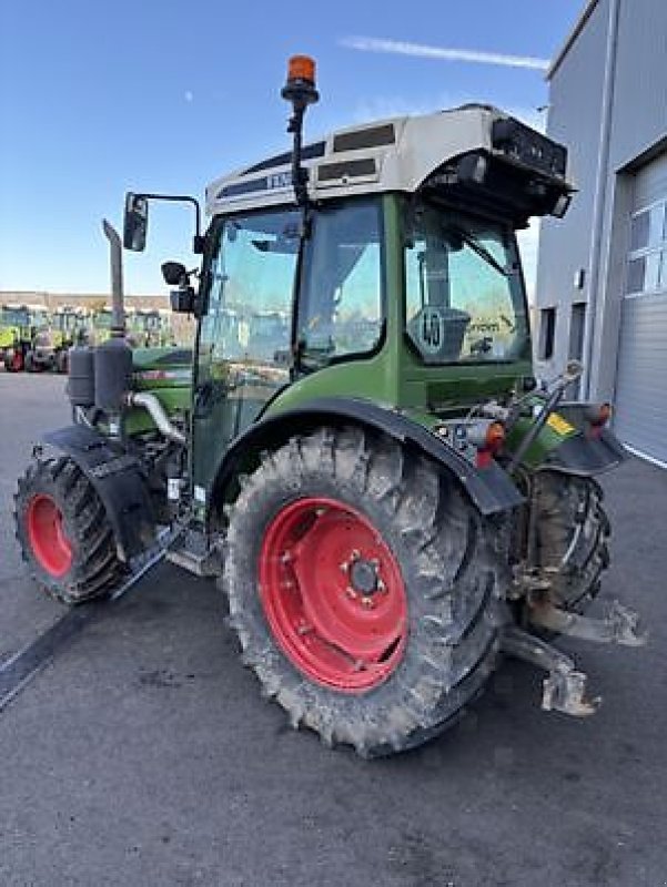 Schmalspurtraktor типа Fendt 210 F, Gebrauchtmaschine в Carcassonne (Фотография 4)