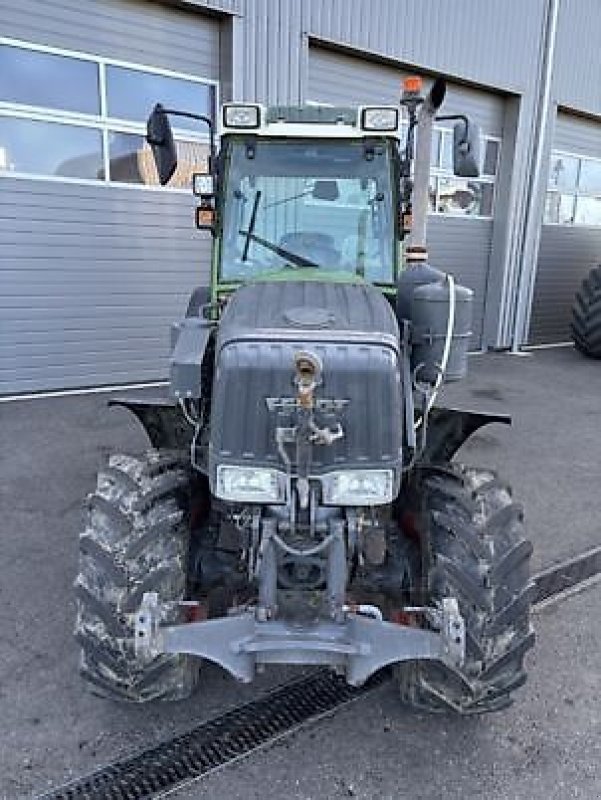 Schmalspurtraktor типа Fendt 210 F, Gebrauchtmaschine в Carcassonne (Фотография 3)